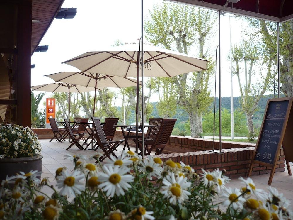 Hotel Estel แบร์กา ภายนอก รูปภาพ
