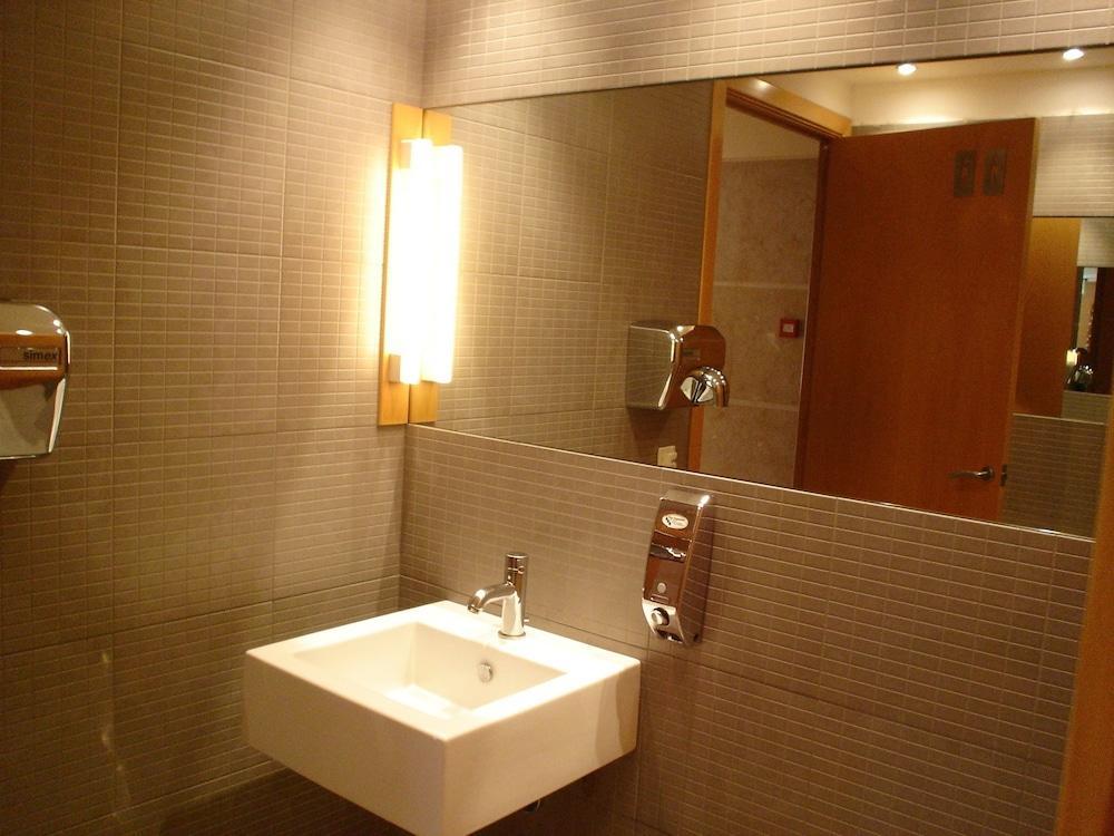 Hotel Estel แบร์กา ภายนอก รูปภาพ