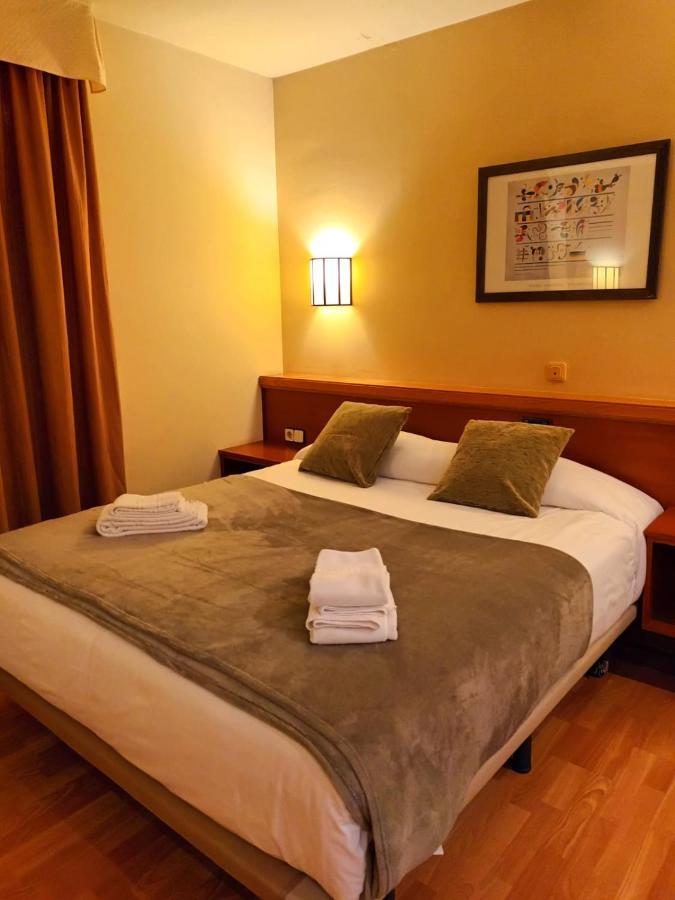 Hotel Estel แบร์กา ภายนอก รูปภาพ