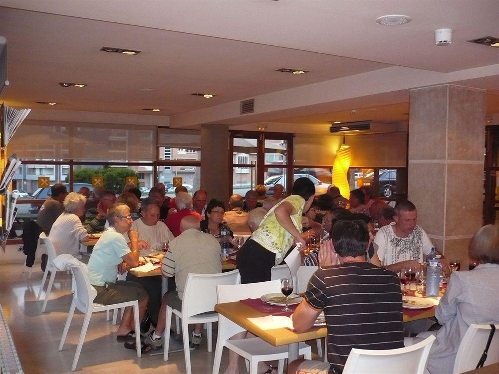 Hotel Estel แบร์กา ภายนอก รูปภาพ