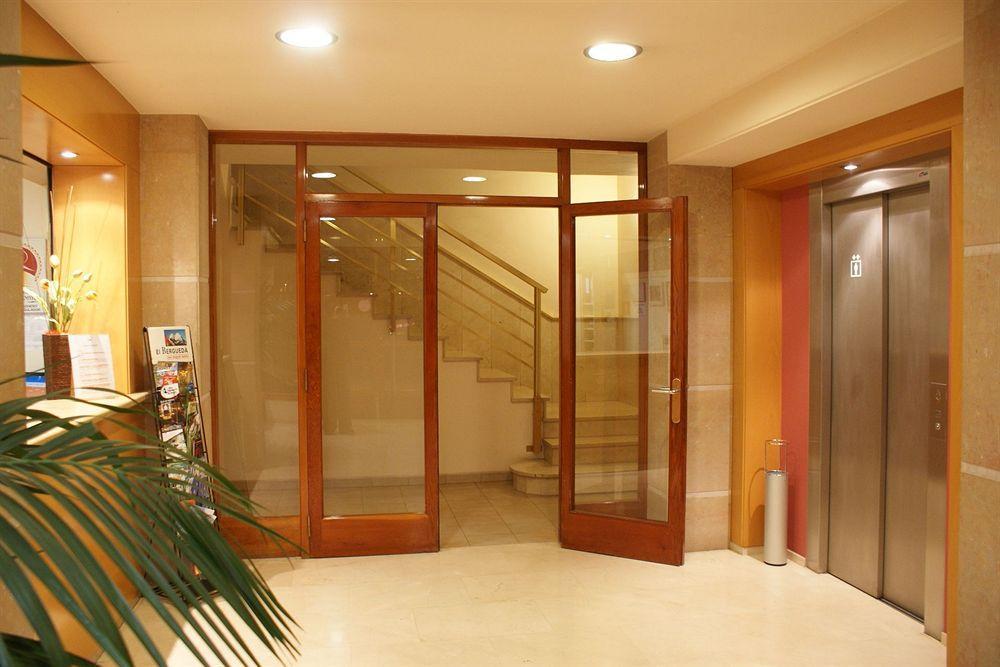 Hotel Estel แบร์กา ภายนอก รูปภาพ