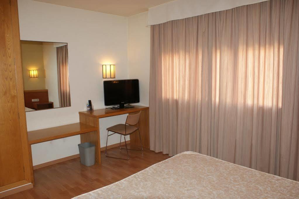 Hotel Estel แบร์กา ภายนอก รูปภาพ